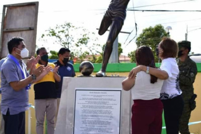 Masbate City unveils statue of slain FEU football star